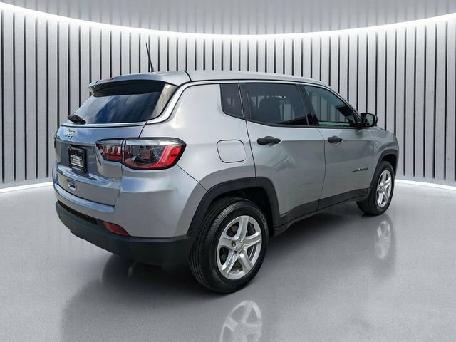 Used 2023 Jeep Compass Sport AWD/4WD image 4