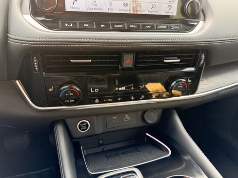 Used 2023 Nissan Rogue Platinum FWD image 22