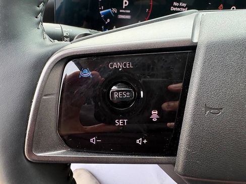 Used 2025 Nissan Murano SV AWD/4WD image 18