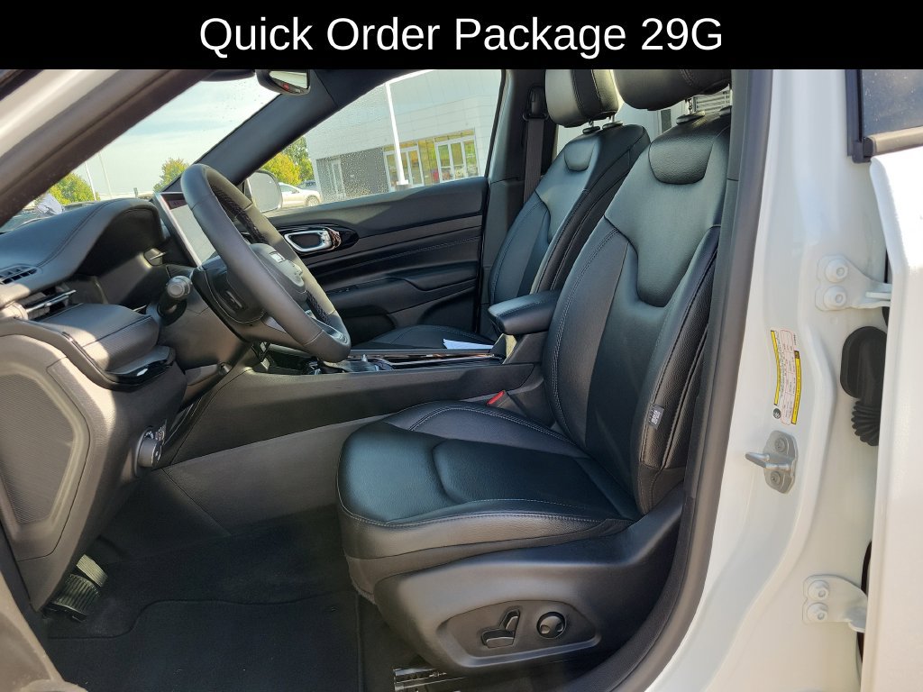 Used 2025 Jeep Compass Limited w/ High Altitude Package AWD/4WD image 9