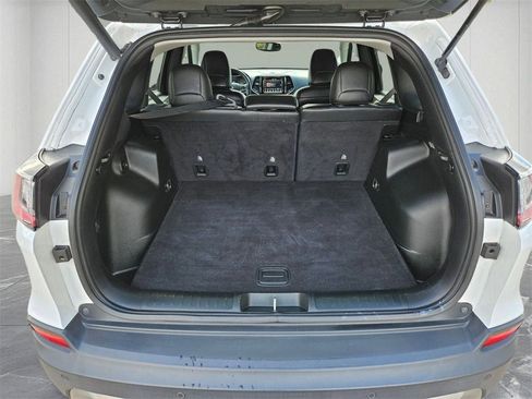 Used 2019 Jeep Cherokee Limited image 29