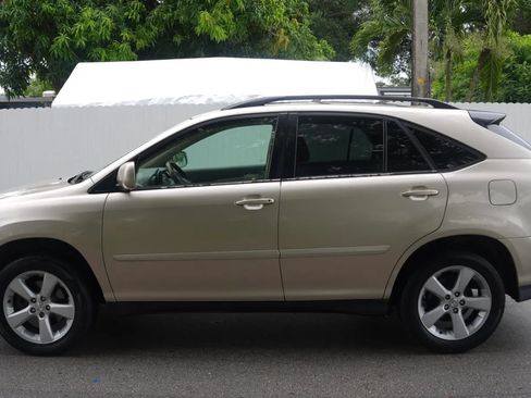 Used 2004 Lexus RX 330 w/ Premium Pkg FWD image 3