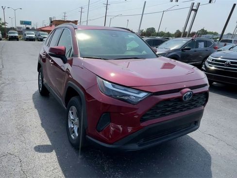 Used 2022 Toyota RAV4 XLE image 4