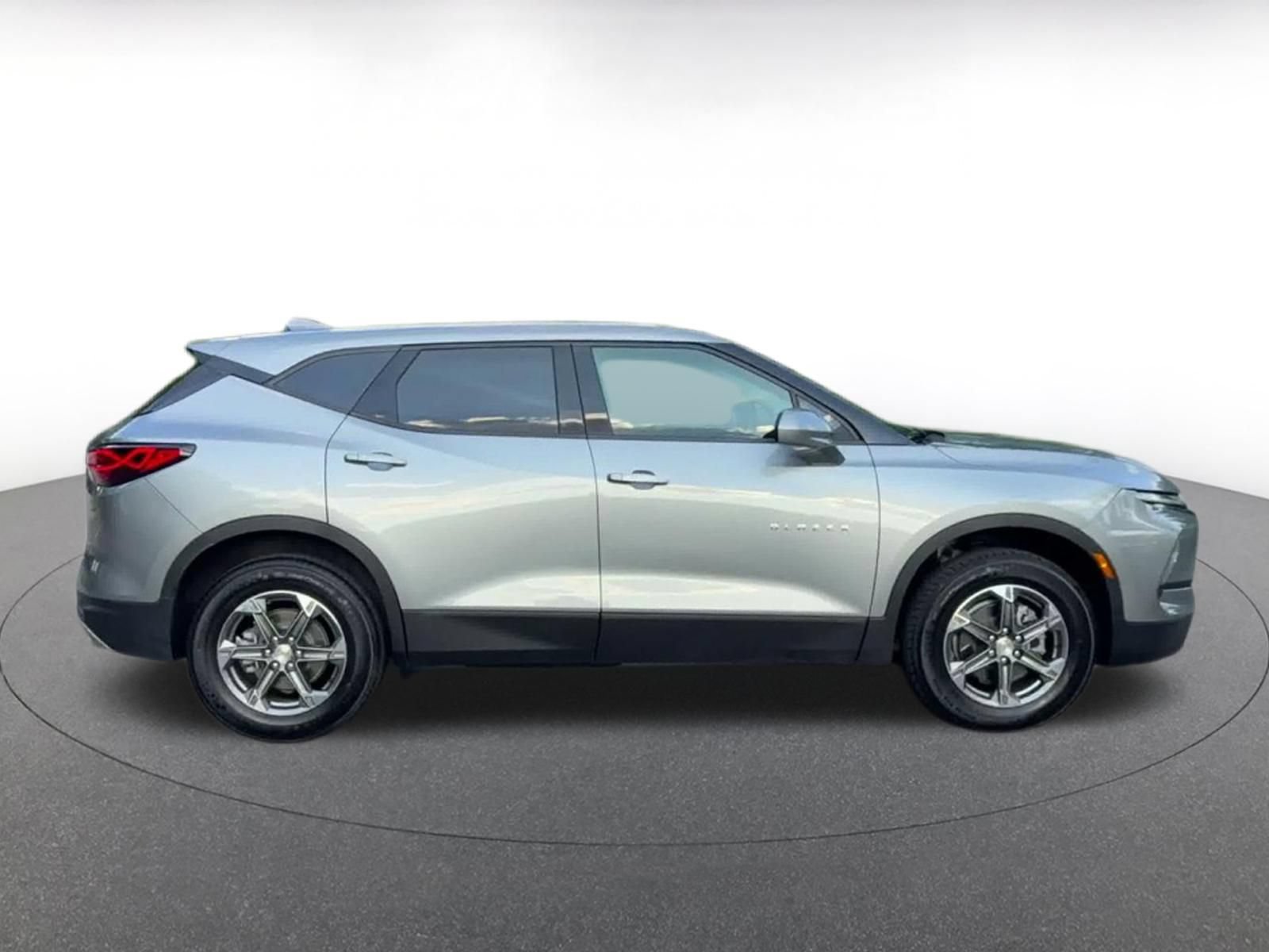 Used 2025 Chevrolet Blazer LT FWD image 15