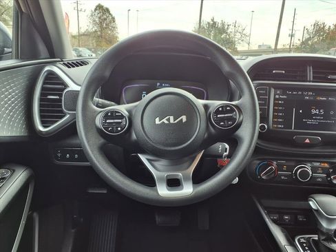 Certified 2023 Kia Soul LX w/ LX Technology Package image 11