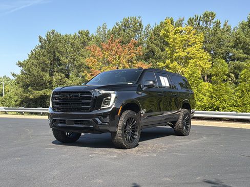 Used 2026 GMC Yukon XL Elevation w/ Elevation Premium Package AWD/4WD image 13