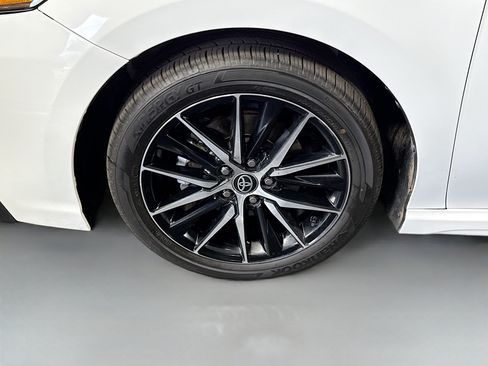 Used 2024 Toyota Camry SE FWD image 37