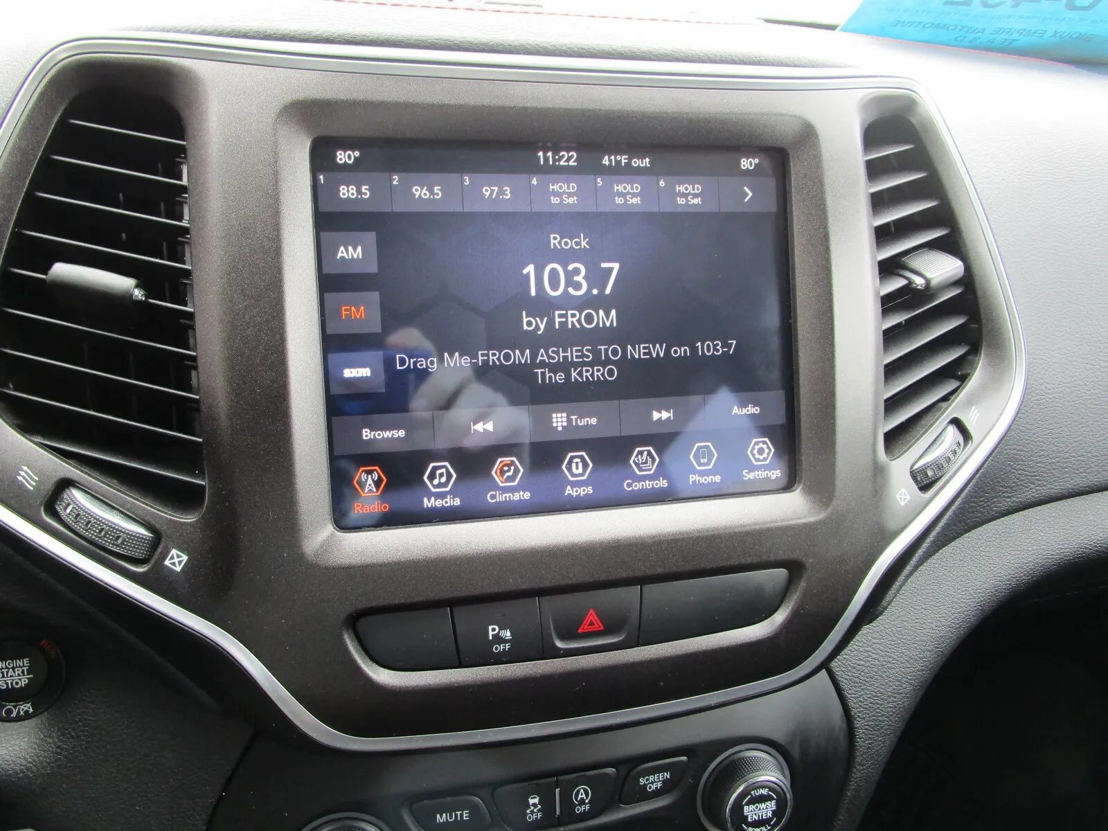 Used 2020 Jeep Cherokee Trailhawk w/ Cold Weather Group AWD/4WD image 16
