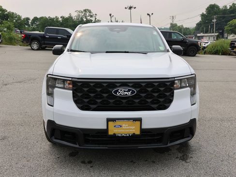 Certified 2025 Ford Maverick XLT w/ XLT Luxury Package AWD/4WD image 2