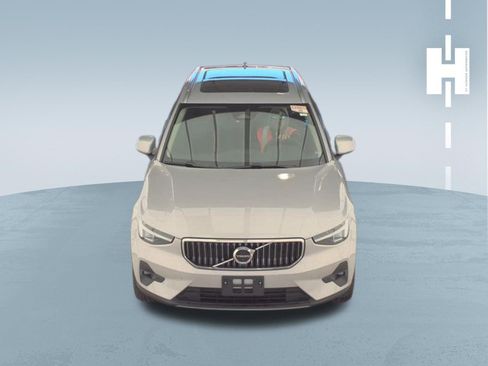 Used 2023 Volvo XC40 B5 Plus w/ Driver Assist Package image 1