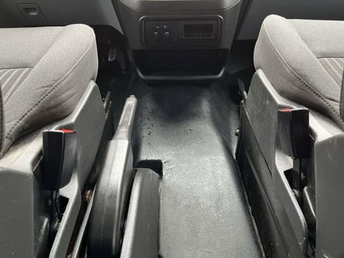 Used 2018 Ford Transit 350 XLT image 23