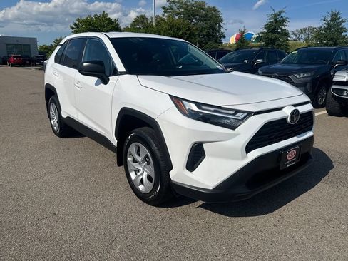 Used 2024 Toyota RAV4 LE AWD/4WD image 10