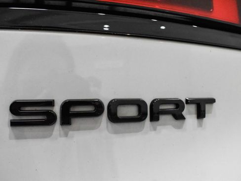 Used 2024 Land Rover Range Rover Sport SE AWD/4WD image 10