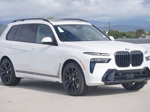 New 2026 BMW X7 xDrive40i w/ M Sport Package image 3