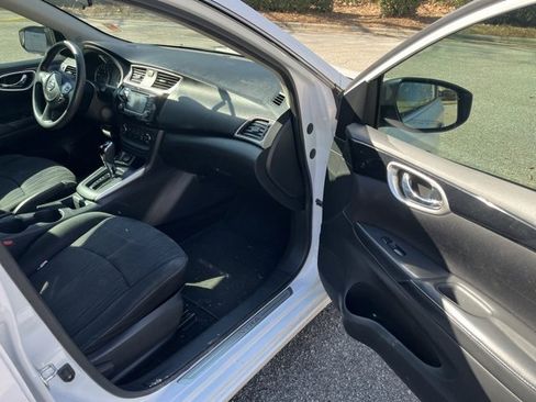 Used 2017 Nissan Sentra SV image 10