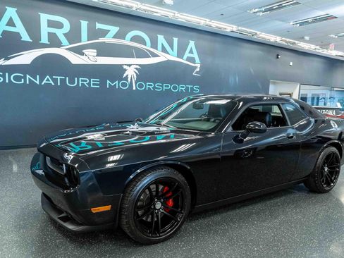 Used 2010 Dodge Challenger SRT8 RWD image 1