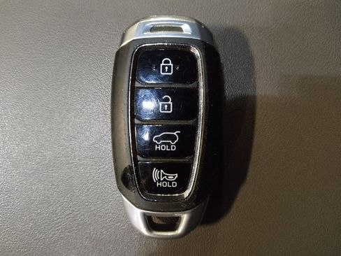 Used 2020 Hyundai Santa Fe Limited image 32