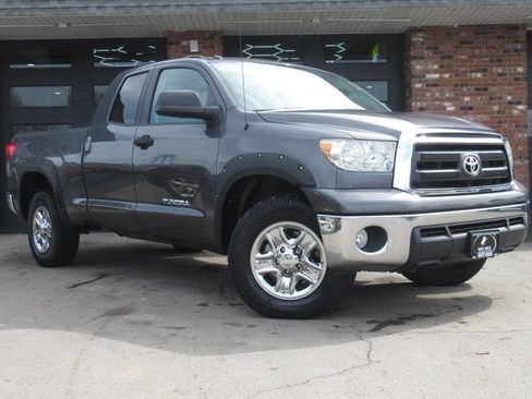 Used 2013 Toyota Tundra 4x4 Double Cab w/ Tow Pkg image 2