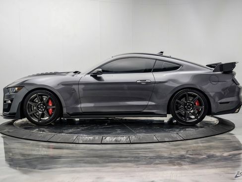 Used 2021 Ford Mustang Shelby GT500 w/ Carbon Fiber Track Pack RWD image 8