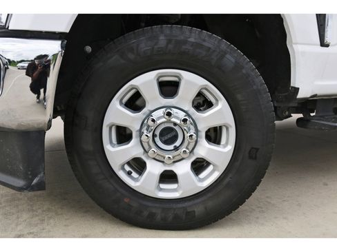 Used 2024 Ford F250 XLT image 30