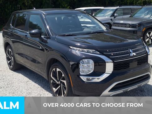 Used 2024 Mitsubishi Outlander SE FWD image 2