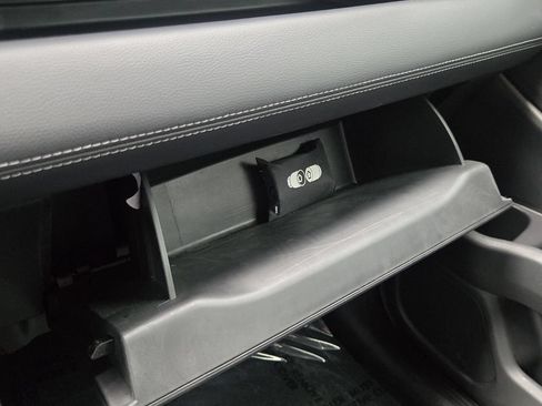 Certified 2025 Honda Pilot Touring image 25