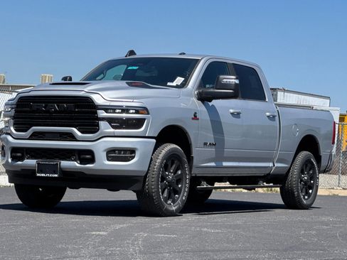 New 2026 RAM 2500 Laramie AWD/4WD image 7