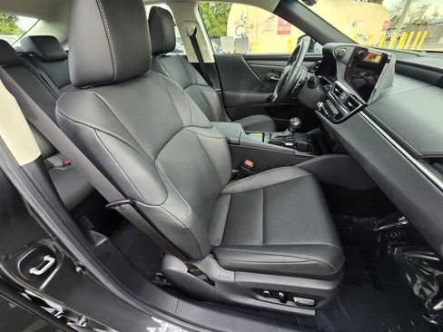 Certified 2025 Lexus ES 300h w/ Premium Package image 11