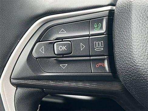 Used 2024 Jeep Grand Cherokee Altitude image 20