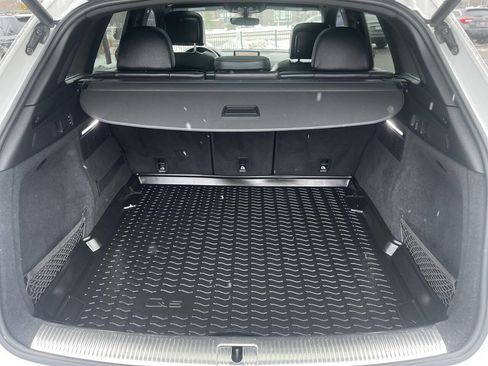 Used 2019 Audi SQ5 Prestige w/ Prestige Package image 29