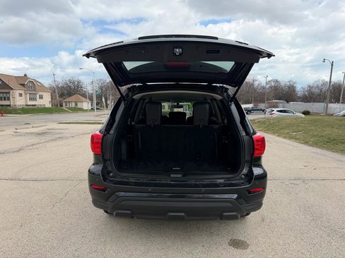 Used 2018 Nissan Pathfinder SL w/ Midnight Edition Package image 8