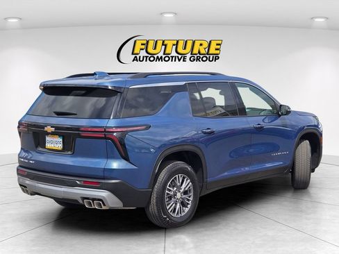 Used 2026 Chevrolet Traverse LT AWD/4WD image 4