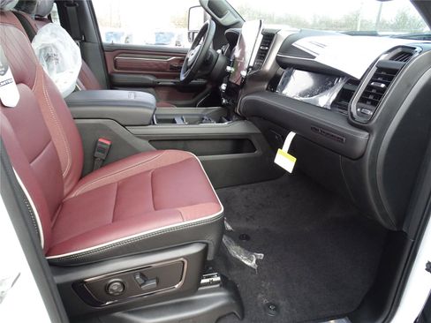 Used 2025 RAM 1500 Limited image 7