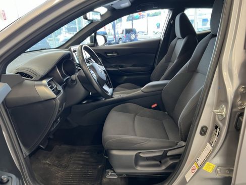 Used 2018 Toyota C-HR XLE image 22