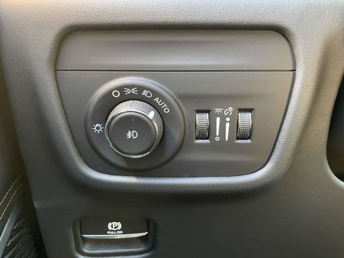 Certified 2022 Jeep Grand Cherokee Summit image 35