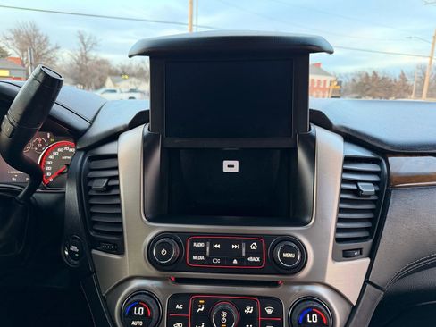 Used 2015 GMC Yukon Denali w/ Premium Package AWD/4WD image 21