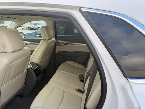 Certified 2023 Cadillac XT5 Premium Luxury w/ Technology Package image 3