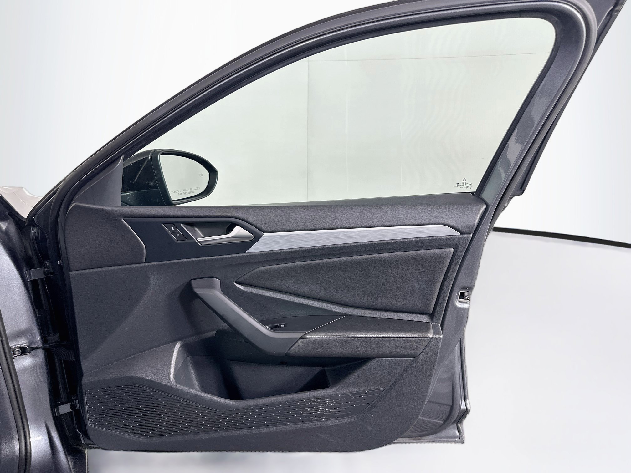 Used 2025 Volkswagen Jetta Sport FWD image 32