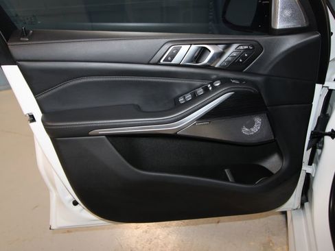 Used 2023 BMW X7 xDrive40i w/ Executive Package image 5