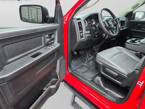 Used 2017 RAM 1500 ST RWD image 21
