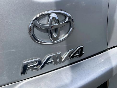 Used 2012 Toyota RAV4 4WD w/ Upgrade Value Pkg image 31