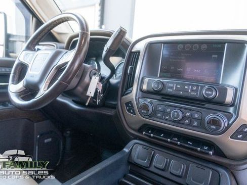 Used 2019 GMC Sierra 2500 Denali AWD/4WD image 27