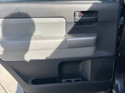 Used 2016 Toyota Sequoia SR5 image 27