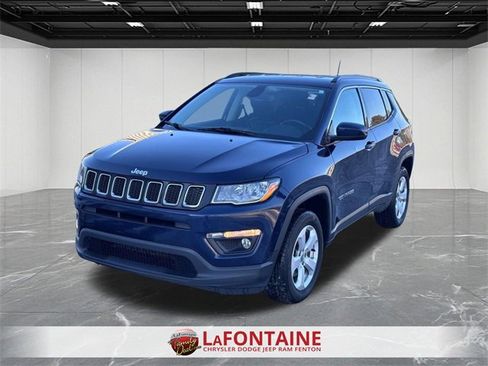 Used 2019 Jeep Compass Latitude w/ Cold Weather Group image 1