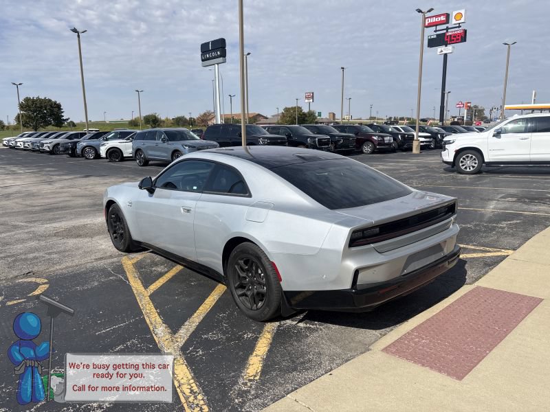 Used 2025 Dodge Charger Daytona R/T w/ Sun & Sound Package AWD/4WD image 3