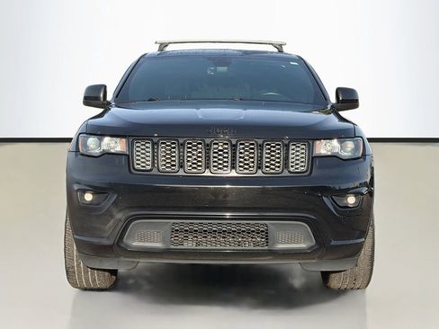 Used 2017 Jeep Grand Cherokee Altitude image 8