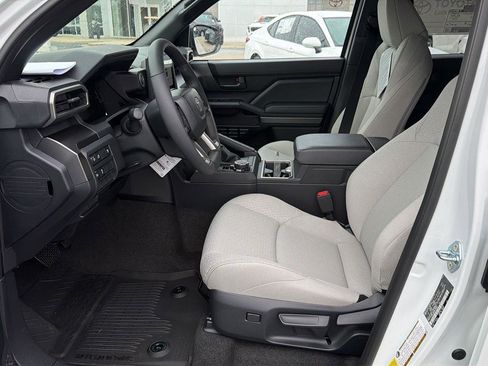 New 2026 Toyota 4Runner SR5 AWD/4WD image 10