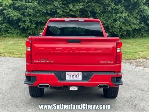 Used 2019 Chevrolet Silverado 1500 Custom w/ Custom Convenience Package AWD/4WD image 6