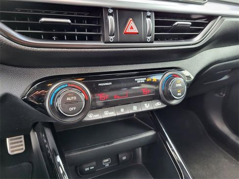 Used 2023 Kia Forte GT-Line w/ GT-Line Technology Package image 10