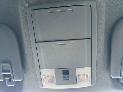 Used 2015 Ford F250 XLT w/ Snow Plow Prep Package image 18